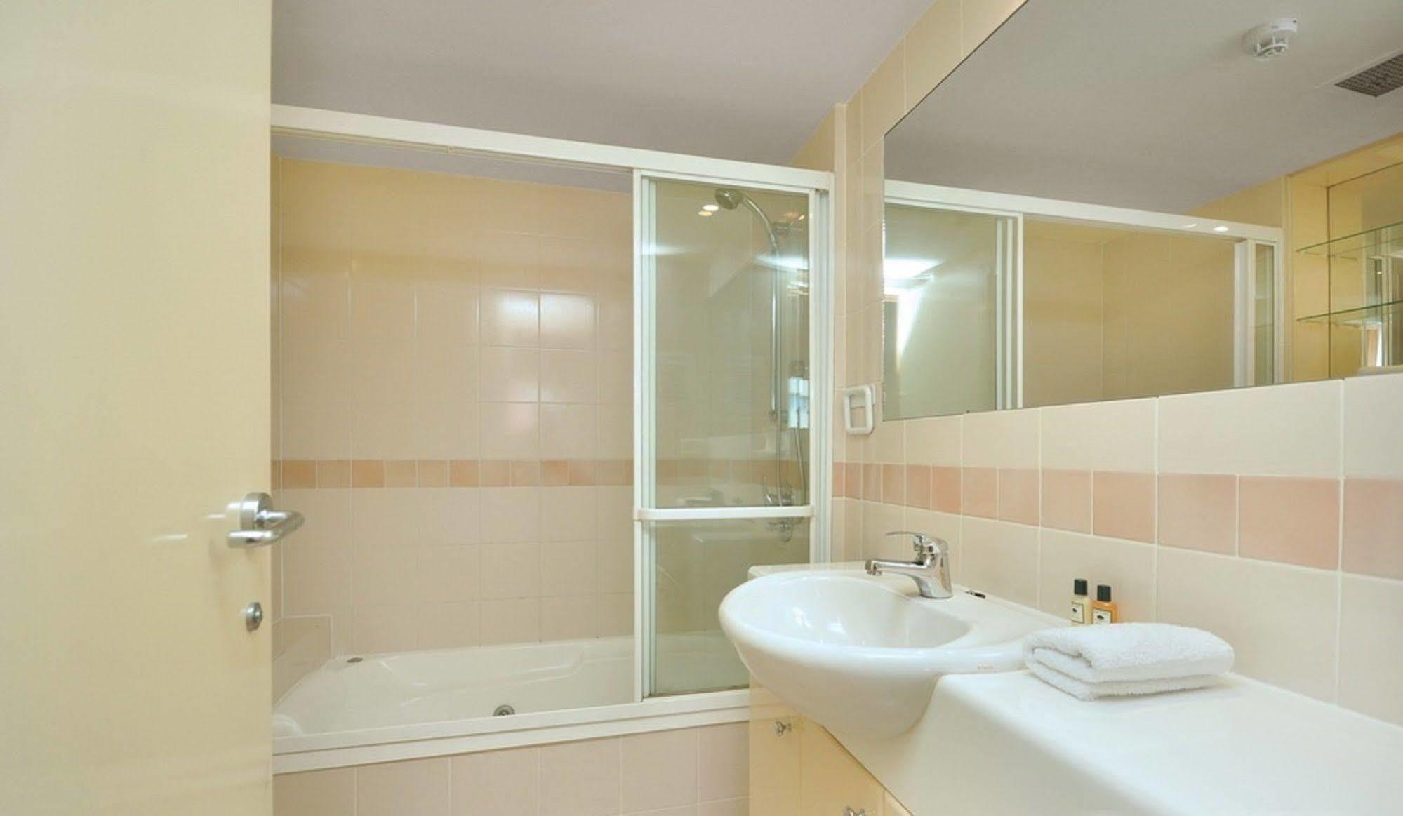 The Sedgebrook On Leichhardt Aparthotel Brisbane Ngoại thất bức ảnh